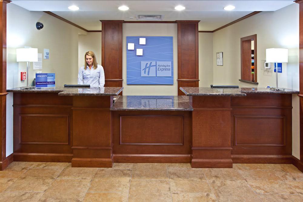 Holiday Inn Express & Suites Ripley By Ihg Exterior foto